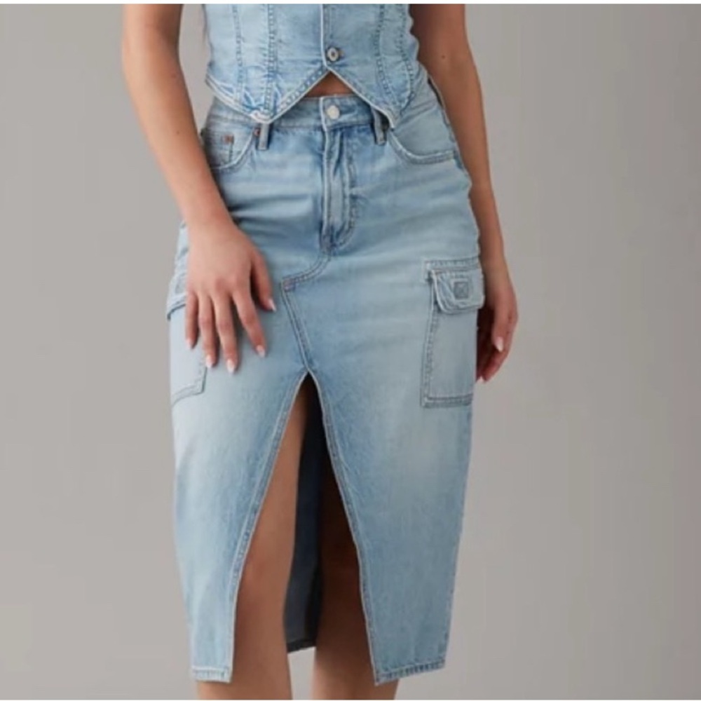 NWT Women’s  American Eagle High Rise Mid Length Denim Skirt Cargo 0 25